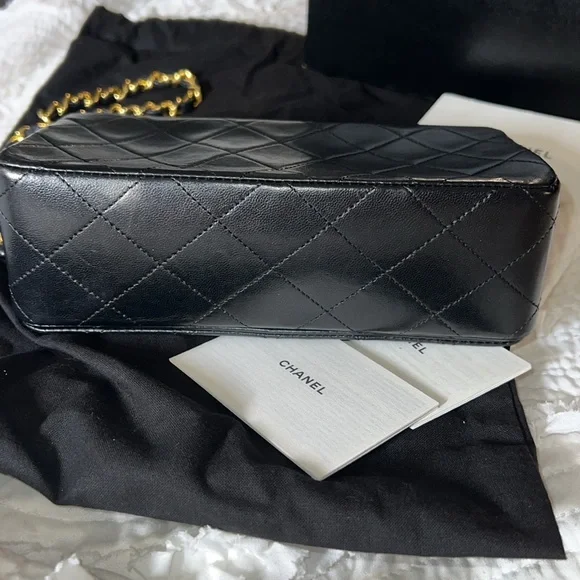 CHANEL mini Matelasse Lambskin Full Flap. - Picture 5 of 17